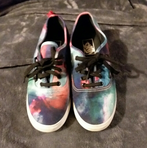 Vans - Picture 2 of 4